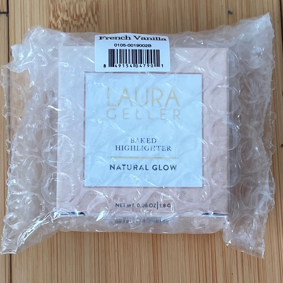 NWT Laura Geller Baked Highlighter - Picture 2 of 2